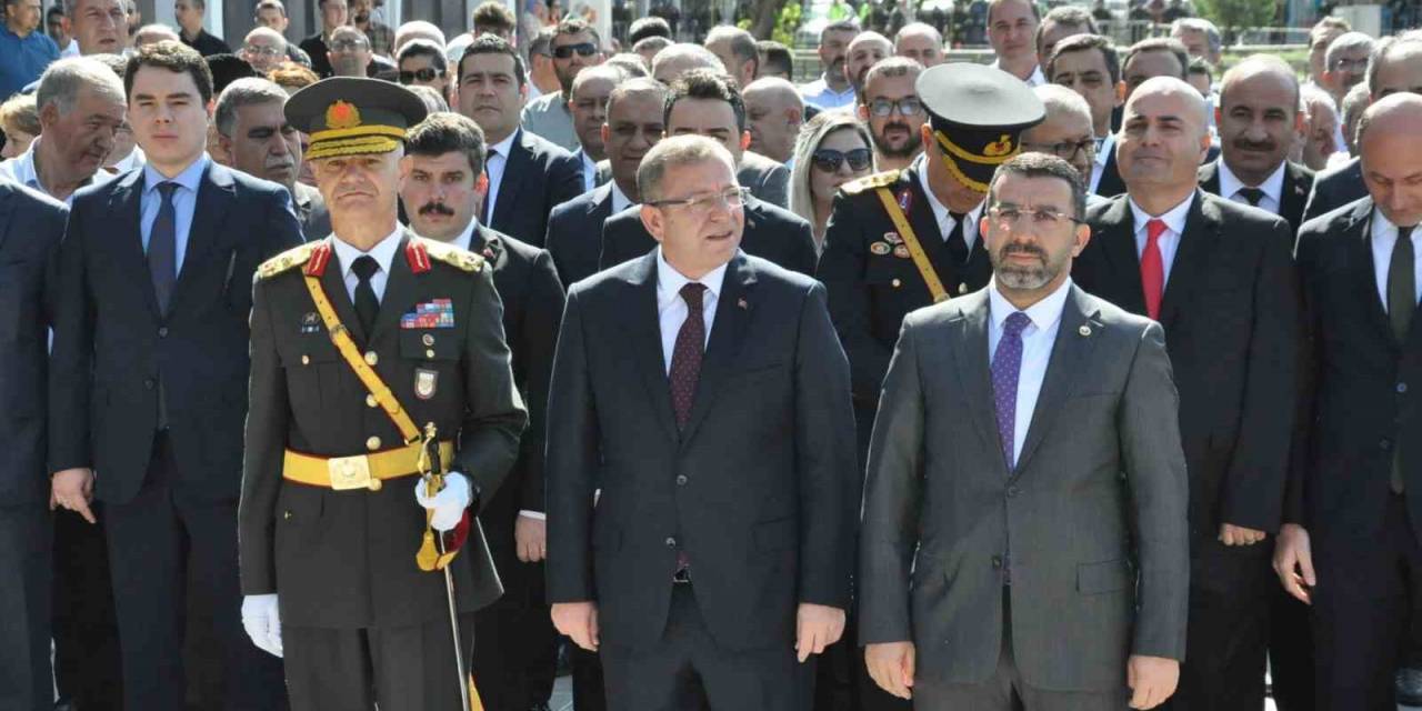 Kars’ta 30 Ağustos Zafer Bayramı Törenle Kutlandı