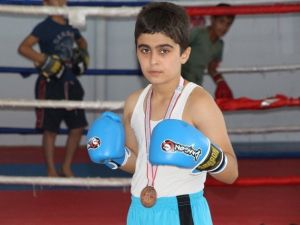 Silopili Boksör Hamza Yeren Türkiye Üçüncüsü Oldu