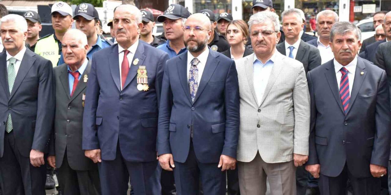 Tatvan’da 30 Ağustos Zafer Bayramı Kutlandı