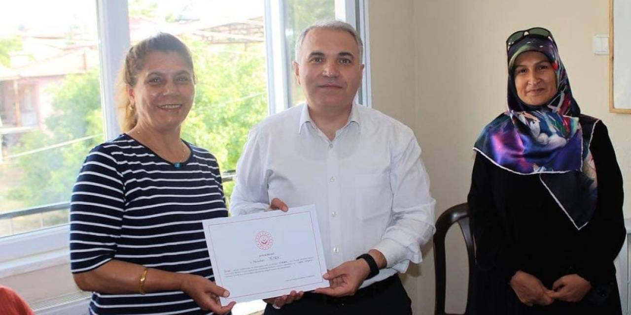 Kurslarda Başarılı Olan 28 Kursiyere Sertifika Verildi