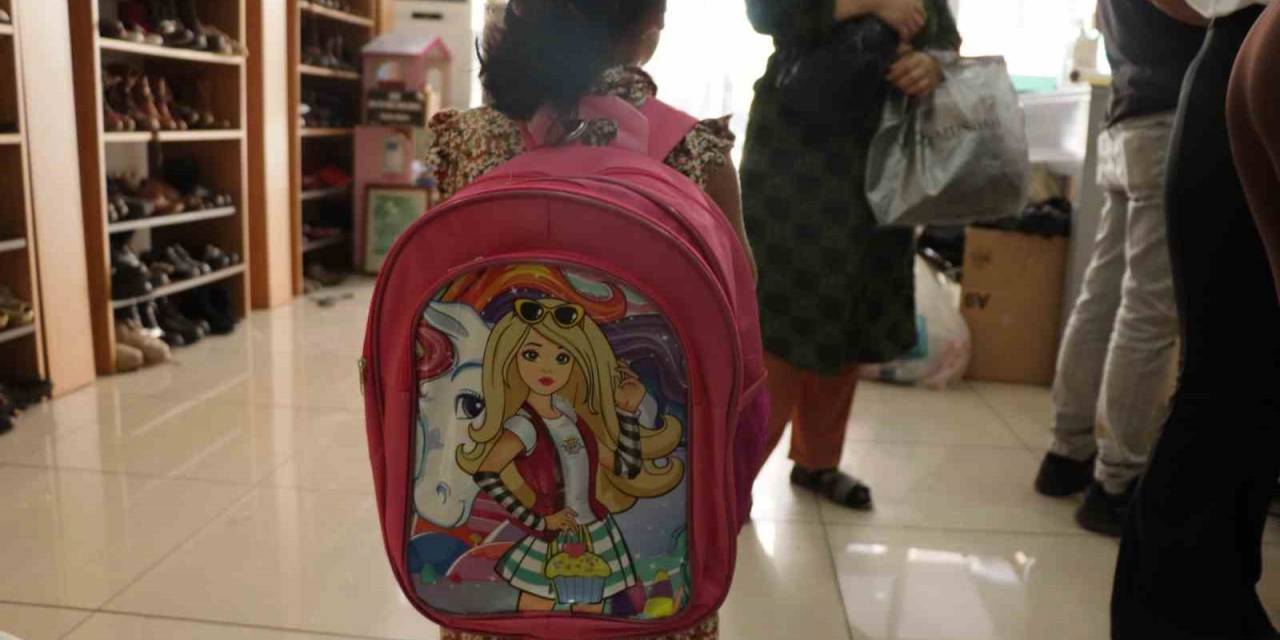 İhtiyaç Sahibi Öğrencilere Kırtasiye Yardımı