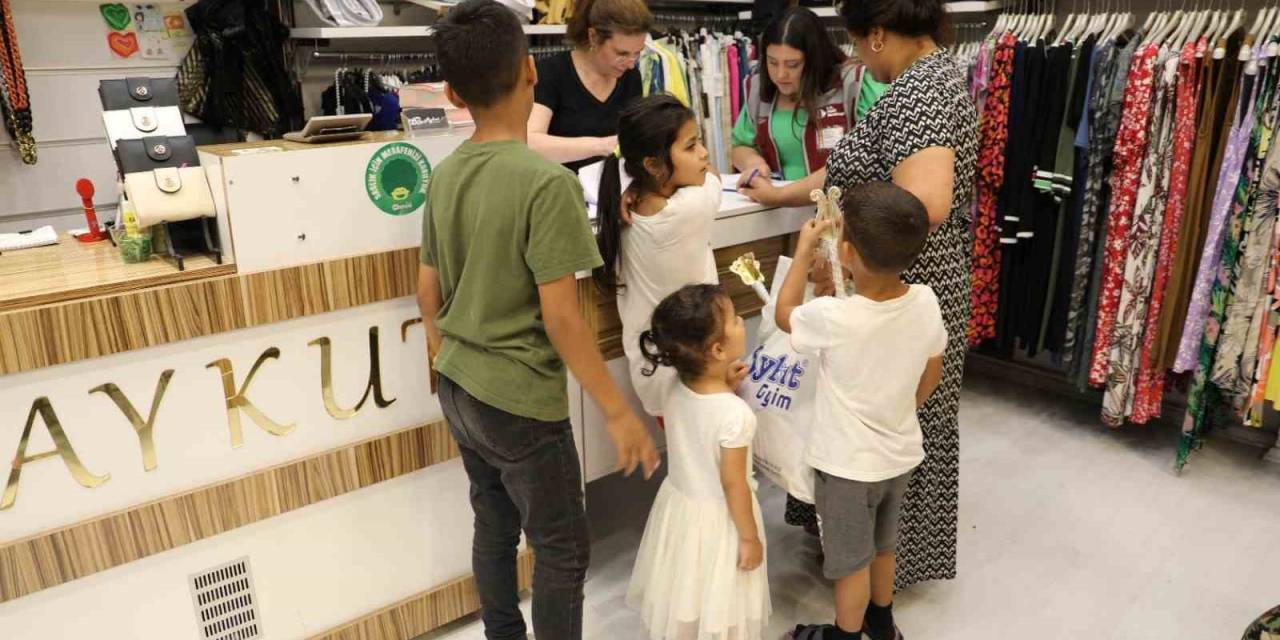 Toplu Sünnet Şöleni İçin Kıyafet Dağıtımları Başladı