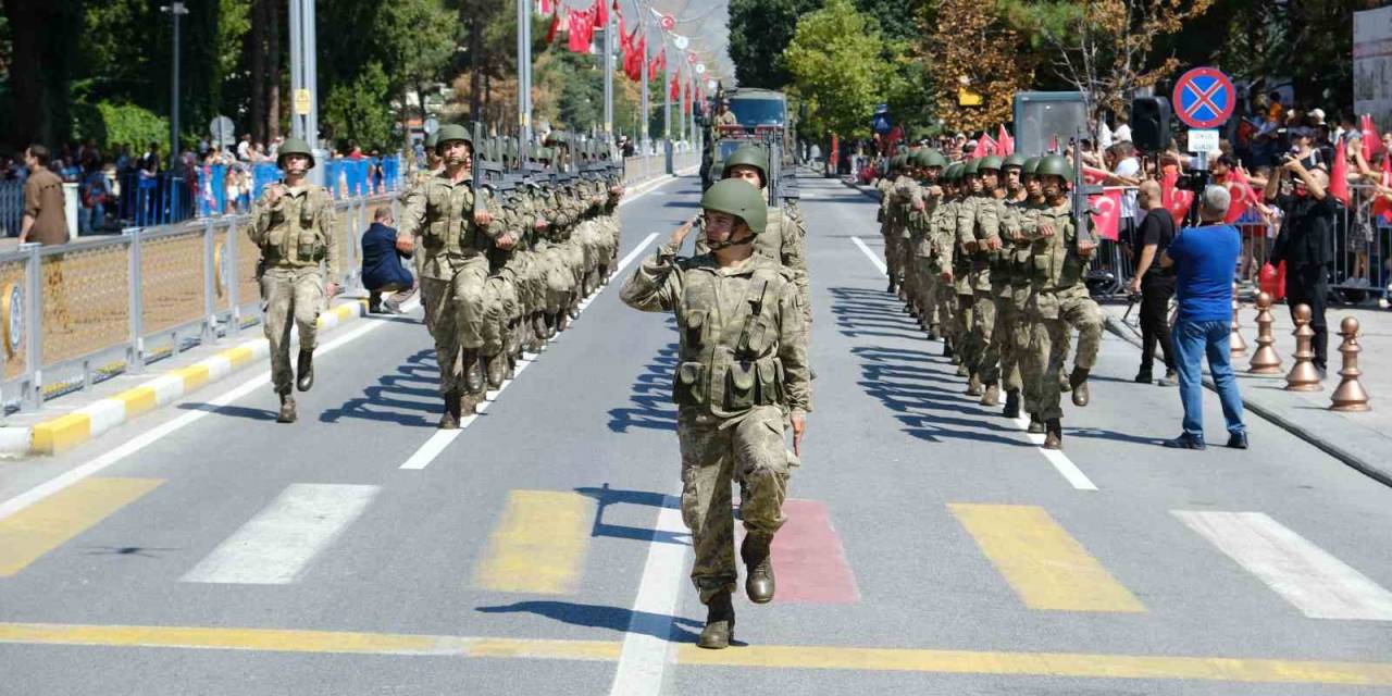 Erzincan’da Zafer Bayramı Coşkusu Yaşandı