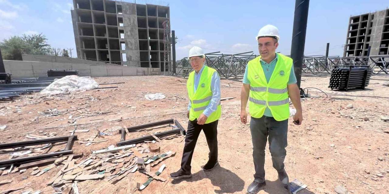 Barbaros Mahallesine Modern Semt Pazarı