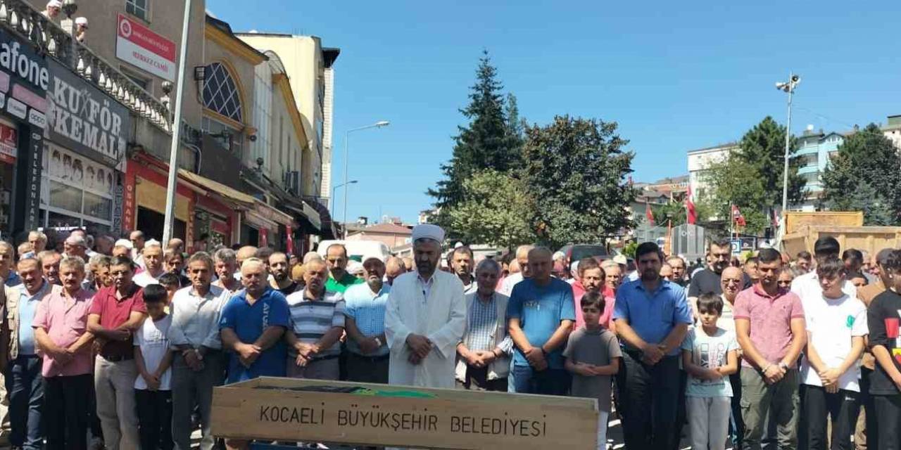 Eski Eşi Tarafından Keser Sapı İle Öldürülen Kadın Son Yolculuğuna Uğurlandı