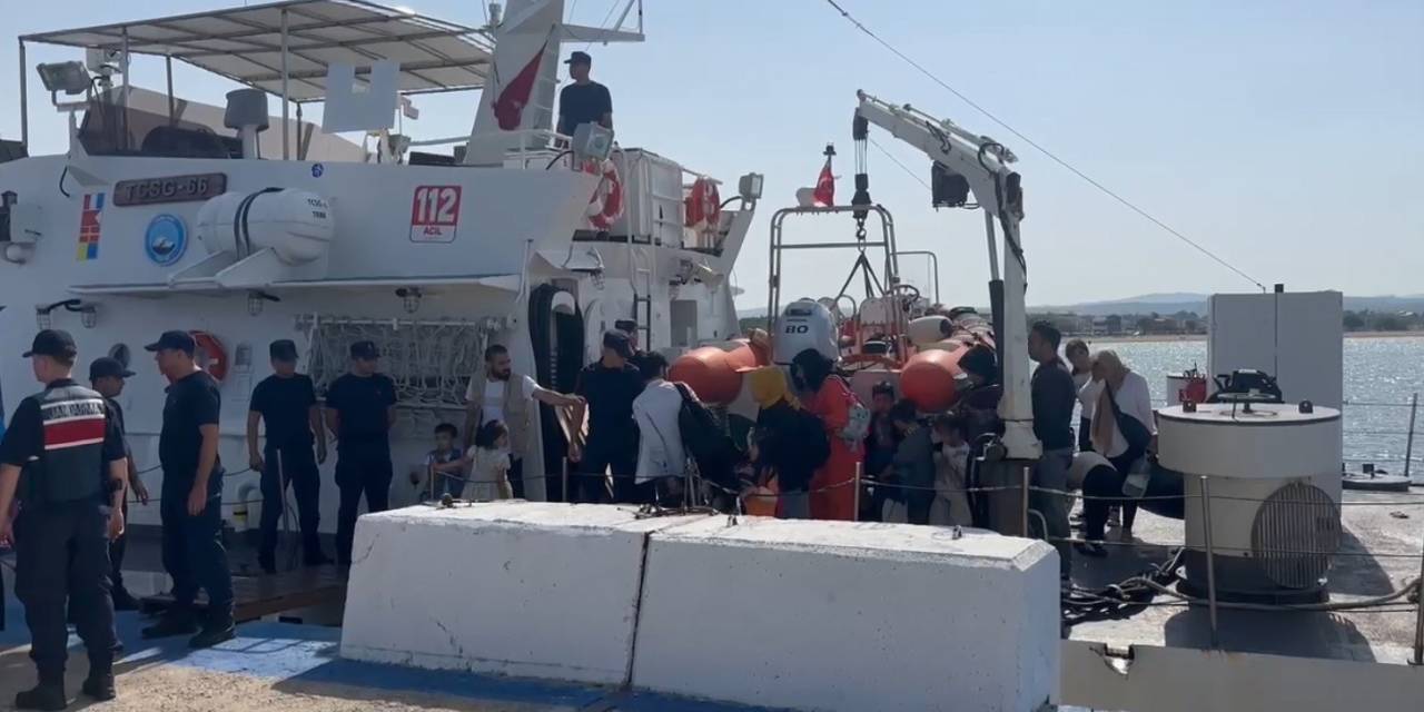 Ezine Açıklarında 27 Kaçak Göçmen İle 3 Organizatör Yakalandı