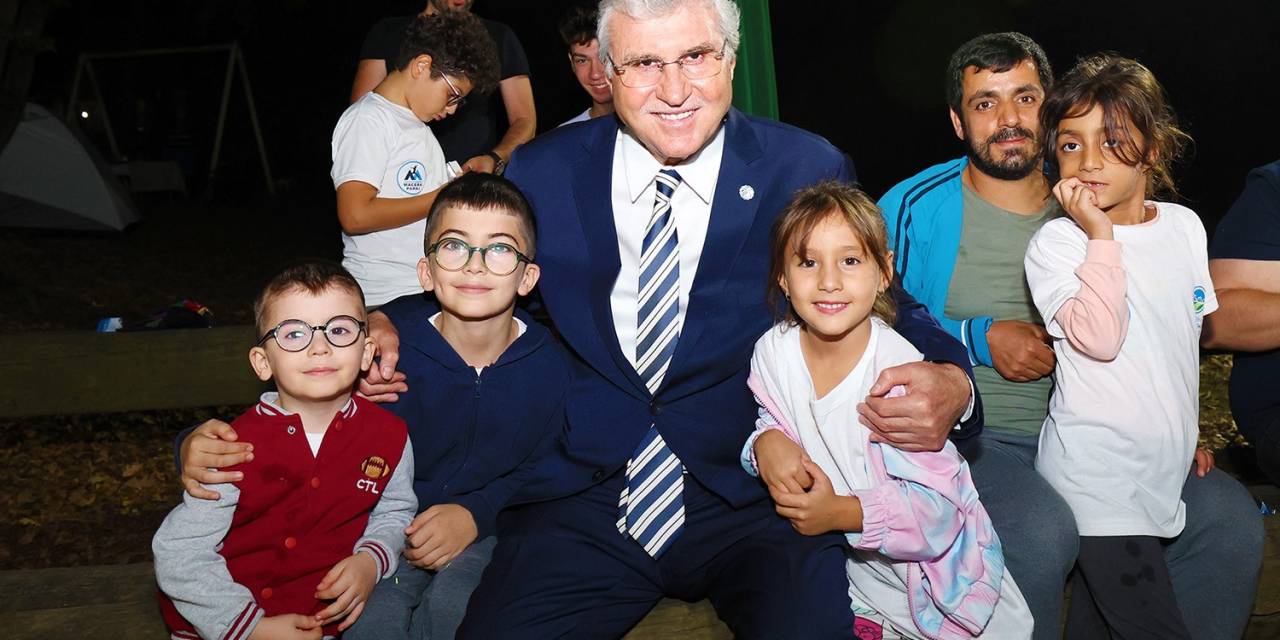 Başkan Yüce Kamp Ateşini Çocuklarla Birlikte Yaktı