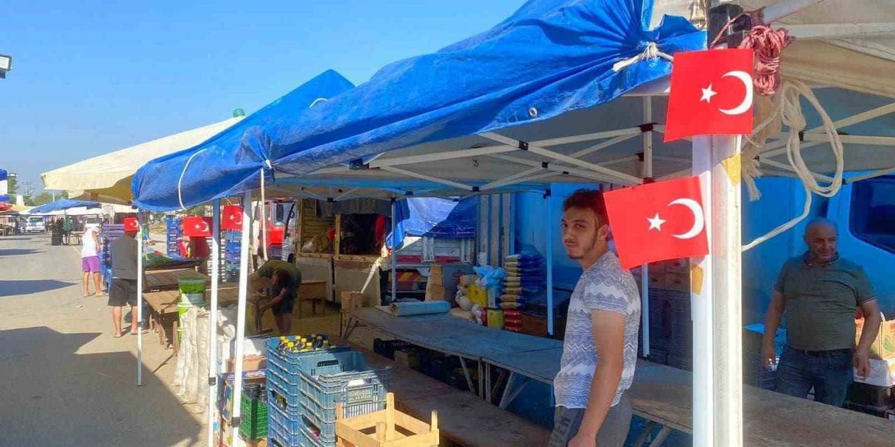 Düzce’de Pazar Esnafının 30 Ağustos Duyarlılığı Takdir Topladı