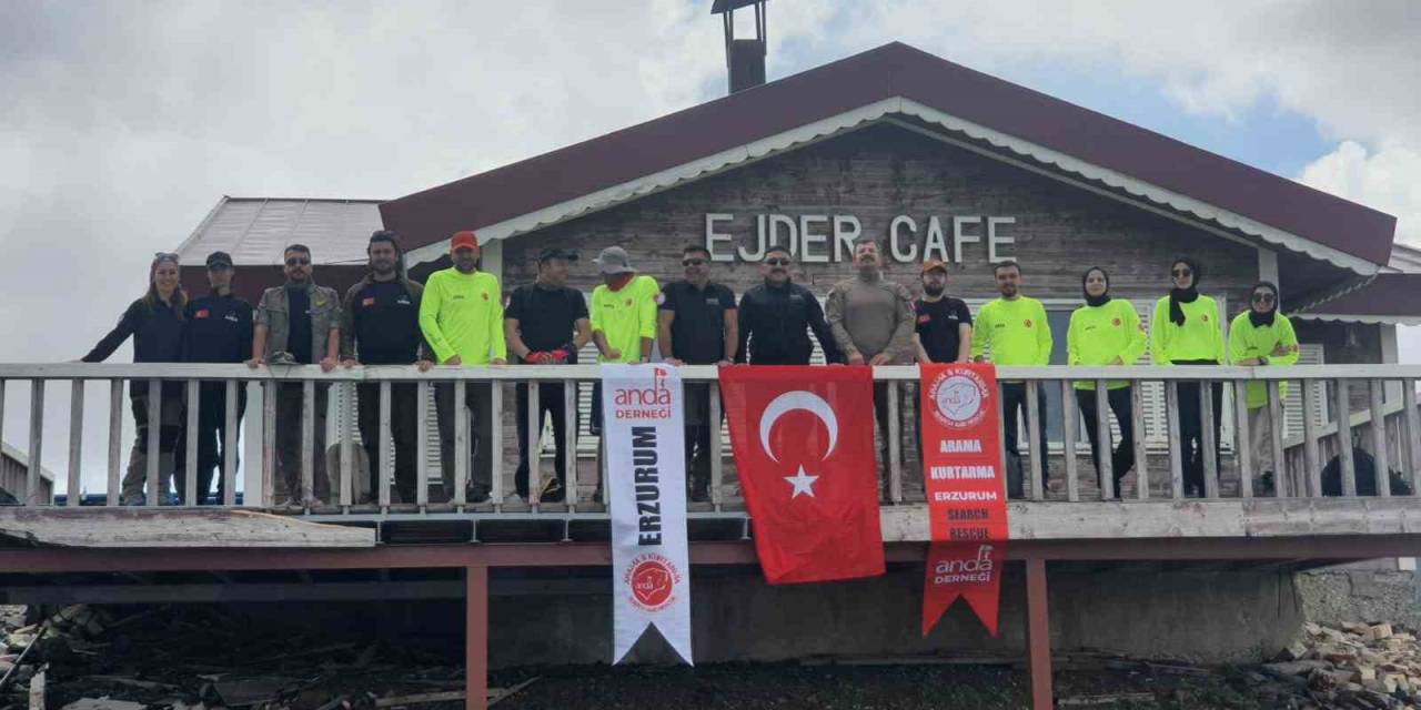 Anda Palandöken’in Zirvesine Tırmandı