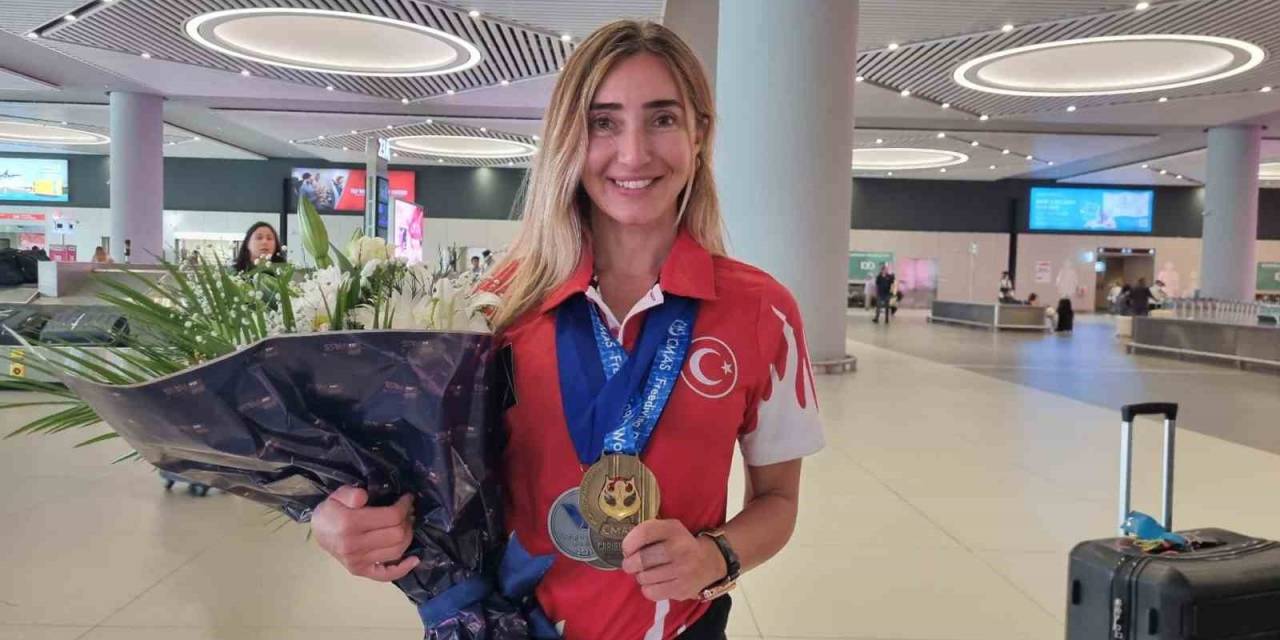 Dünya Üçüncüsü Şahika Ercümen Yurda Döndü