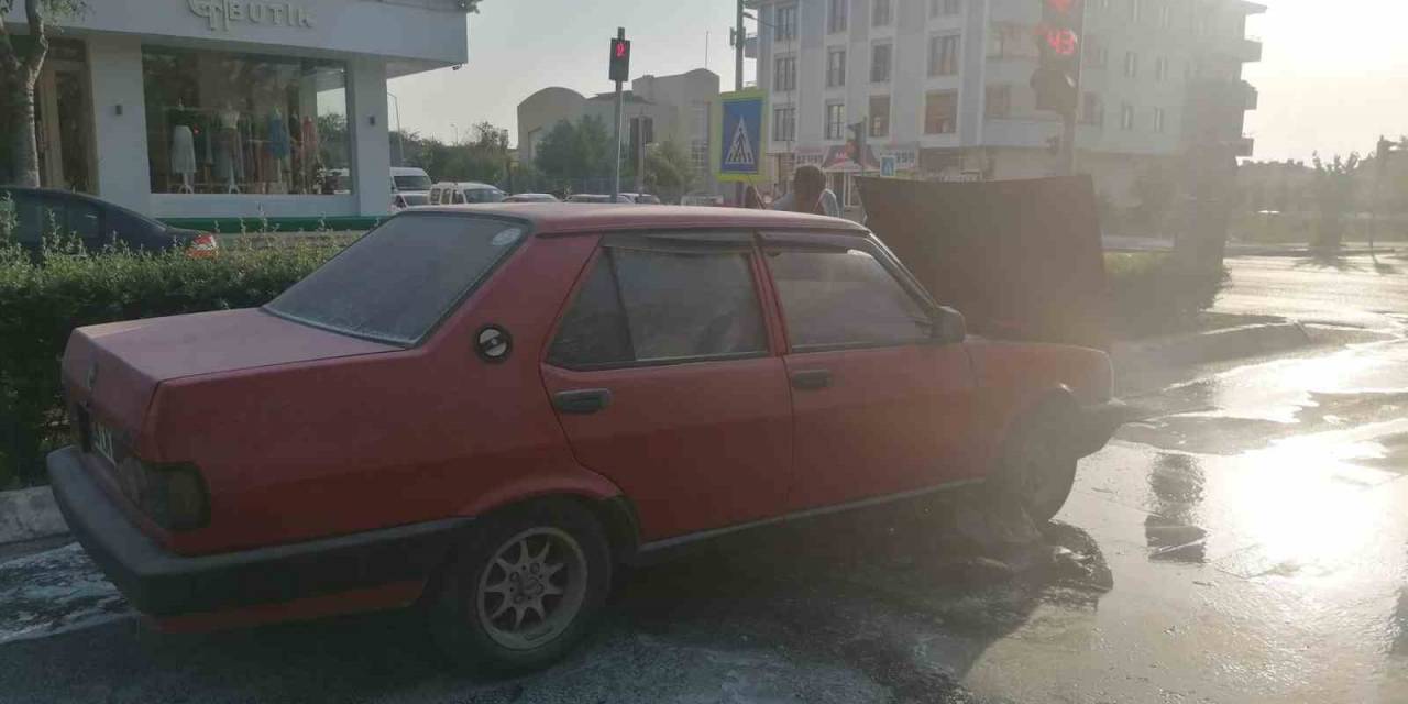 Lüleburgaz’da Seyir Halindeki Otomobil Alev Aldı