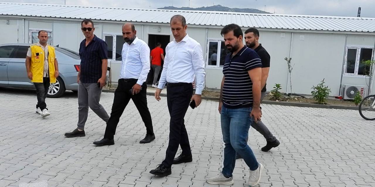 Samandağ Kaymakamı Sağanak Sonrası Olumsuzluklara Yerinde Müdahale Etti