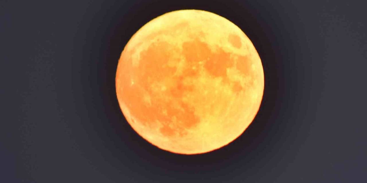 Bitlis’te Kartpostallık "Süper Ay" Manzarası