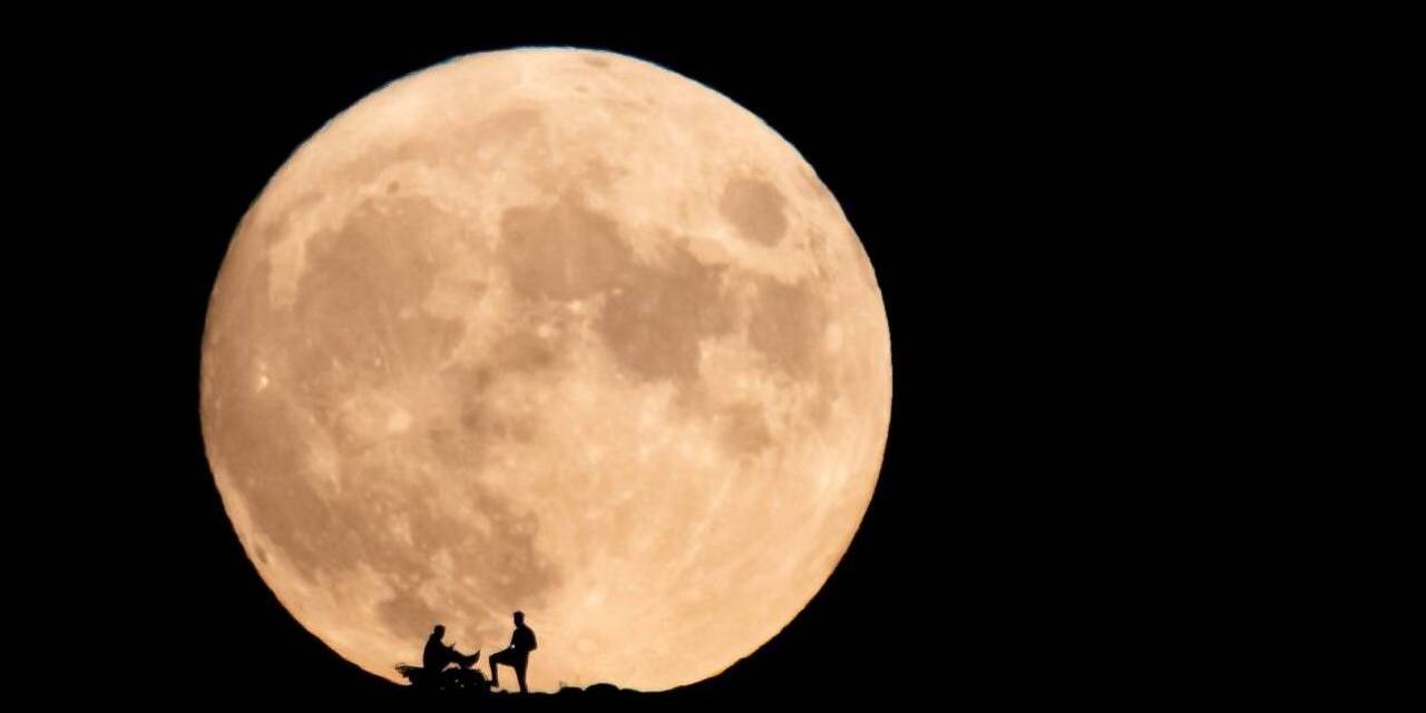 Erzincan’da ‘Süper Mavi Ay’ Görsel Şölen Oluşturdu