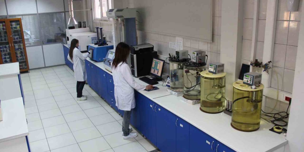 İlk Uçak Motorunun Yerli Yağı Üretildi