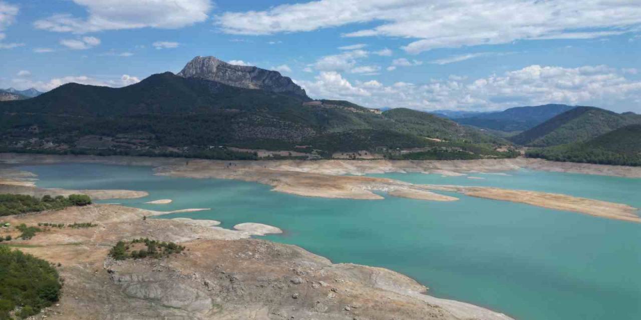 Kuraklığın Vurduğu Kozan Barajı Havadan Görüntülendi
