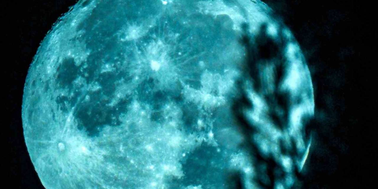 Mavi Ay Muğla’da Renkli Görüntülere Sahne Oldu