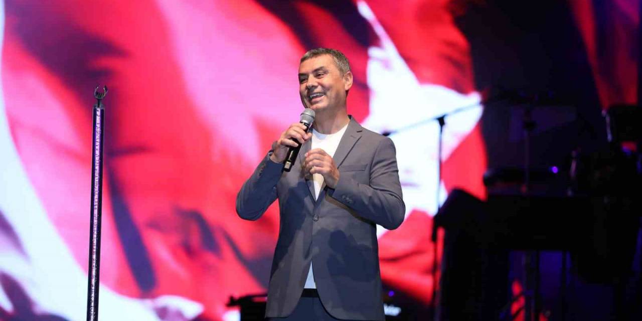 Gölbaşı’nda 30 Ağustos Zafer Bayramı Sanatçı Zara İle Kutlandı