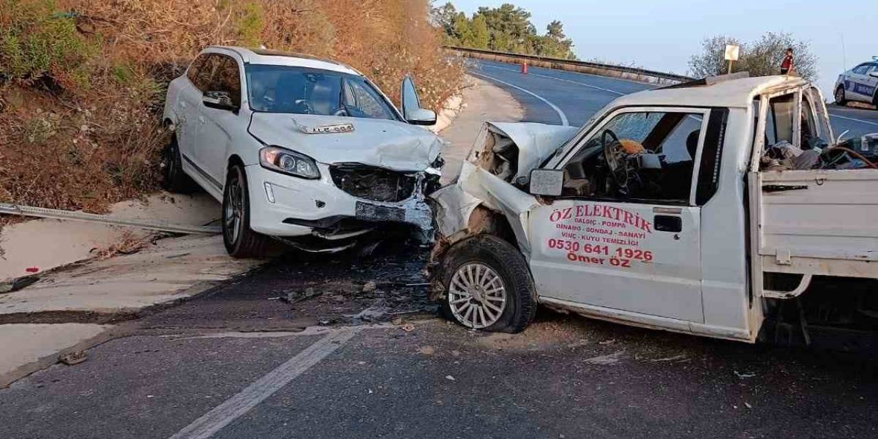 Hatalı Sollama Kaza Getirdi: 4 Yaralı