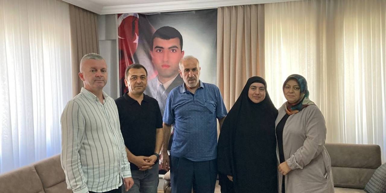 Zafer Bayramında Şehit Aileleri Unutulmadı