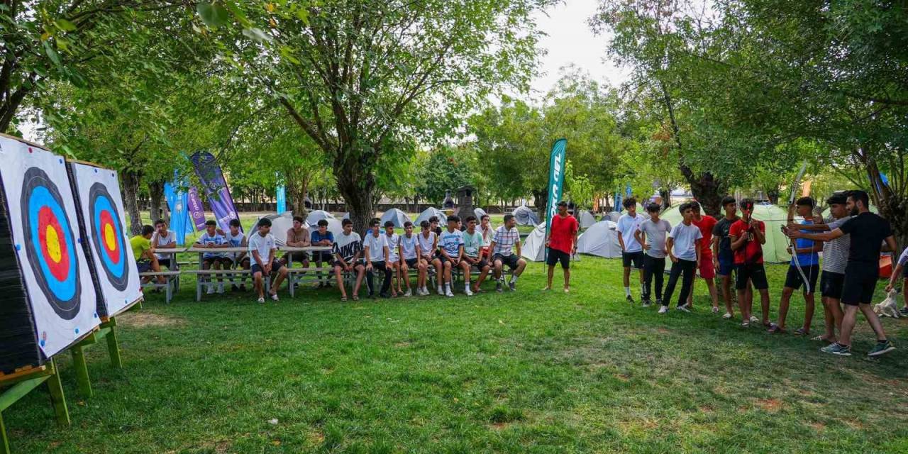 Diyarbakırlı Öğrenciler Yeni Kamp Alanında Eğleniyor