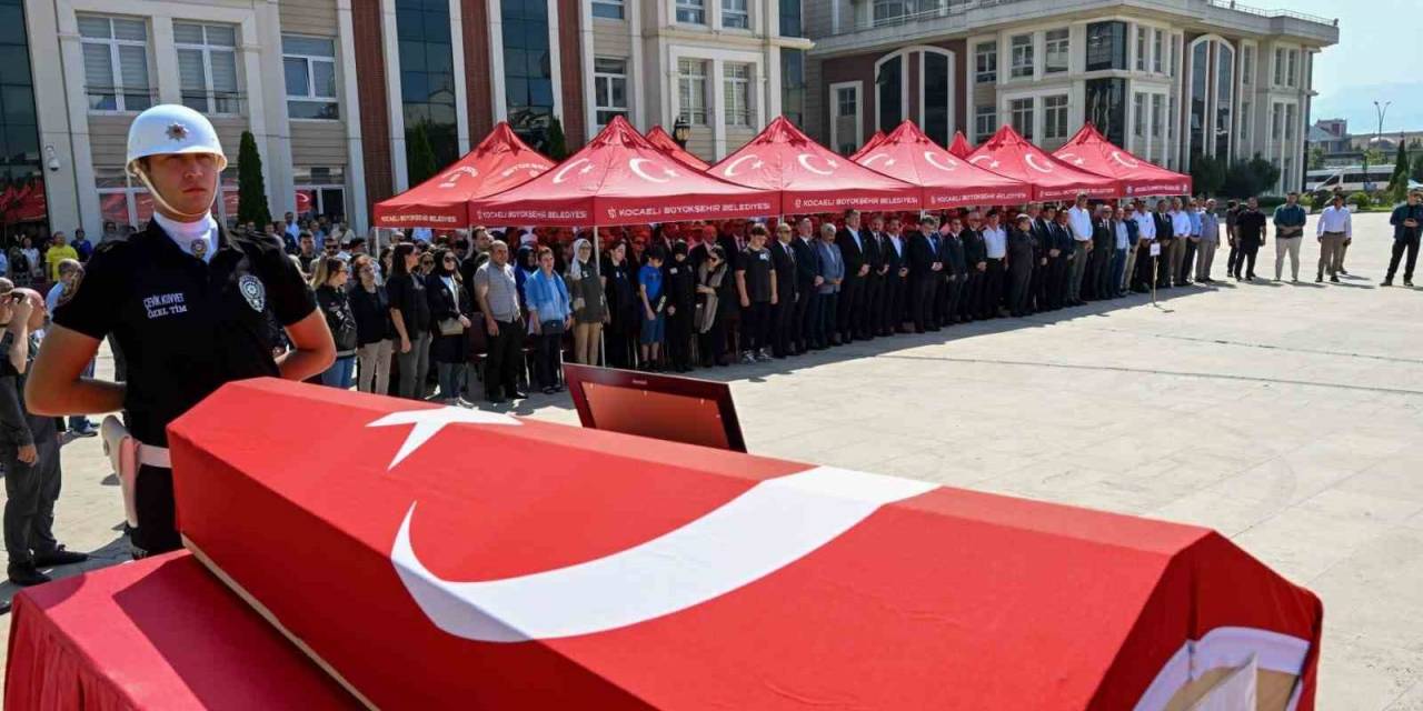 Kaymakam Göz Yaşları İçinde Son Yolculuğuna Uğurlandı