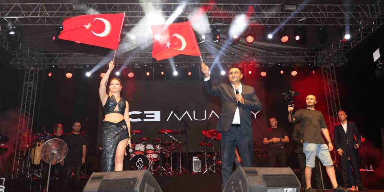 Toroslar’da Zafer Bayramı Düzenlenen Konserlerle Coşkuyla Kutlandı