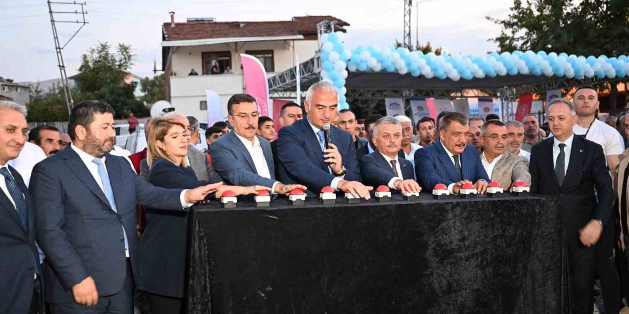 Bakan Ersoy: “Malatya Ayağa Kalkana Kadar Buradayız”