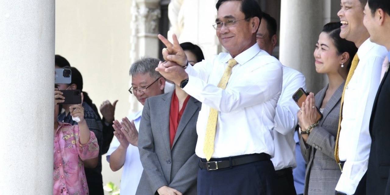 Taylandlı Darbe Lideri Prayut Chan-o-cha Hükümet Konağına Veda Etti