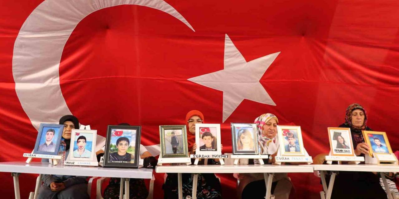 Diyarbakır Anne Ve Babalarının Evlat Nöbeti 5’inci Yılına Giriyor