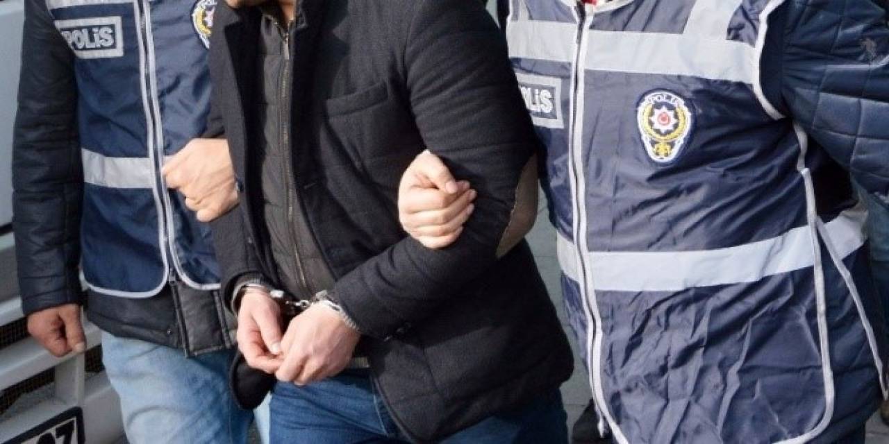 Gasp Etmek İstediği Kişi Polis Çıkınca Baltayı Taşa Vurdu