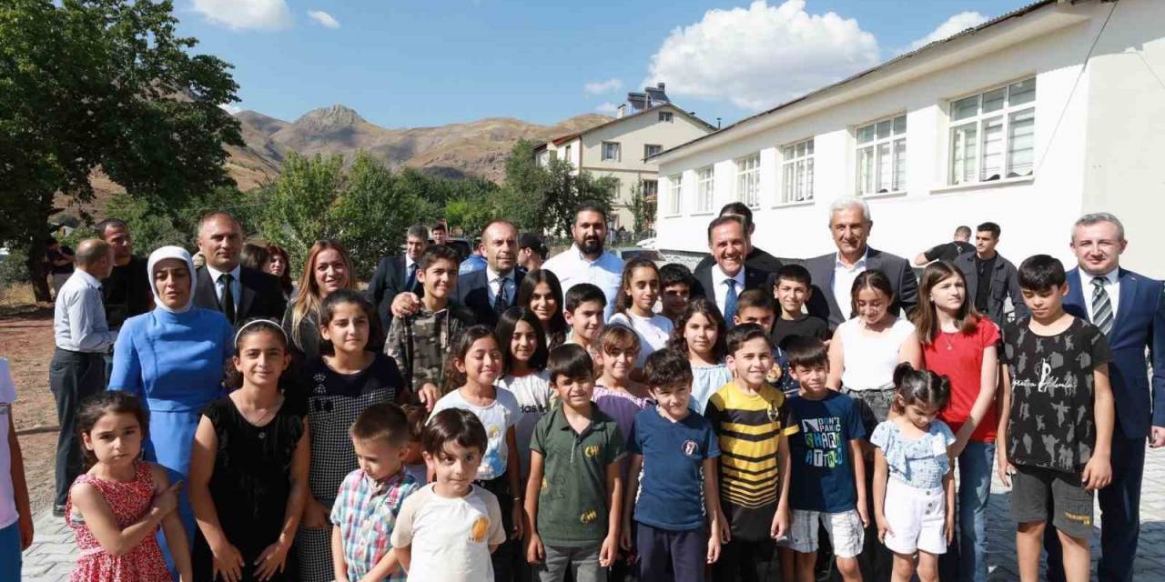 Vali Usta, Vatandaşların Taleplerini Dinledi