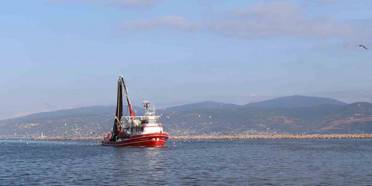 Bandırma’da Balıkçılar ‘Vira Bismillah’ Dedi