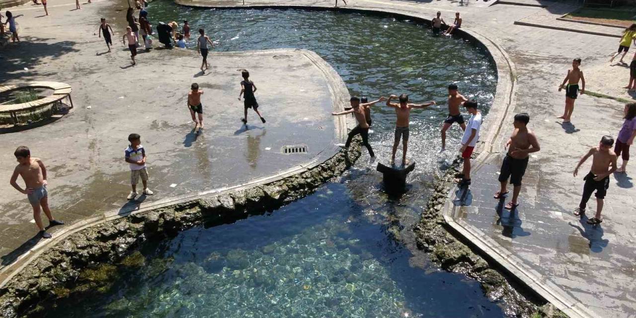 Diyarbakır’da Çocukların Tehlikeli Eğlencesi