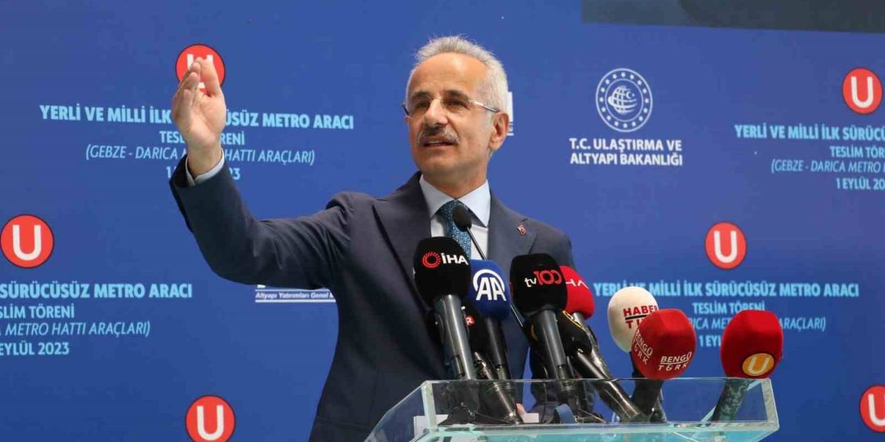 Yerli Ve Milli Sürücüsüz İlk Metro Aracı Ulaştırma Ve Altyapı Bakanlığına Teslim Edildi