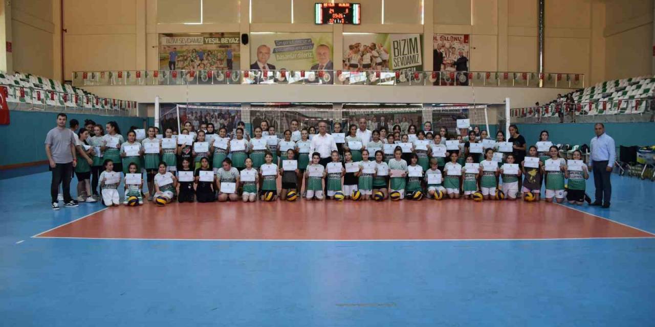 Salihli’de Yaz Spor Kursları Sertifika Töreniyle Son Buldu