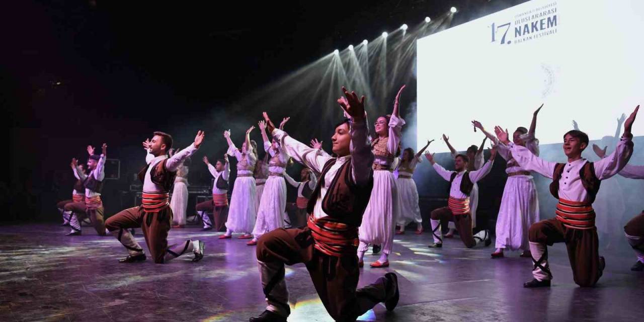 Osmangazi’de Balkan Coşkusu Açık Hava Tiyatrosu’na Sığmadı