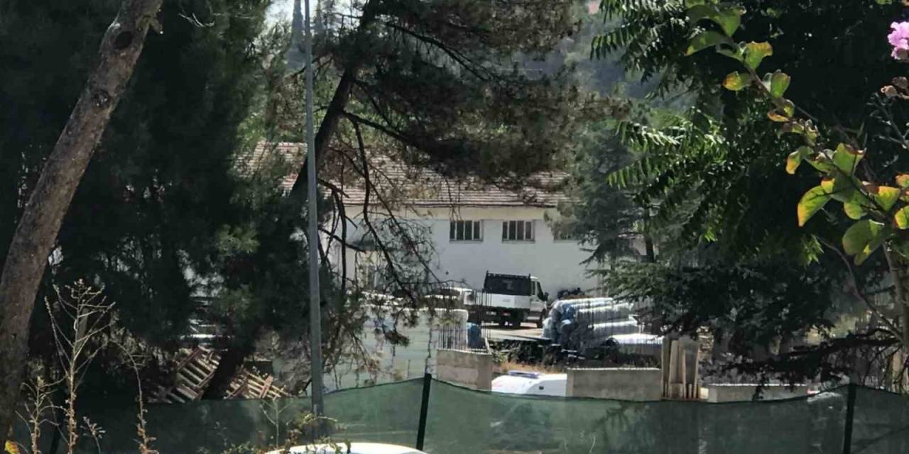 Bilecik’te Yüksekten Düşen İşçi Yaralandı