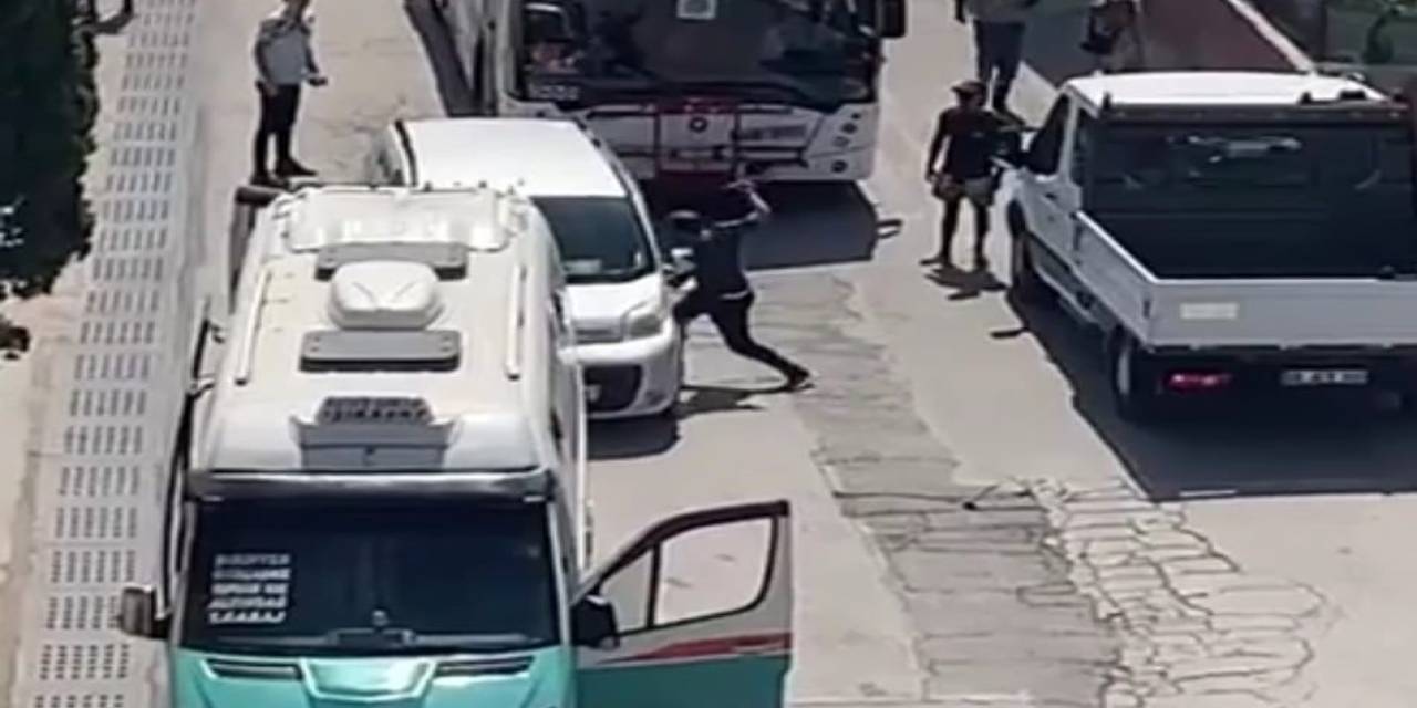 Trafikte Tartıştığı Sürücüyü Bıçaklayan Minibüs Şoförü Tutuklandı