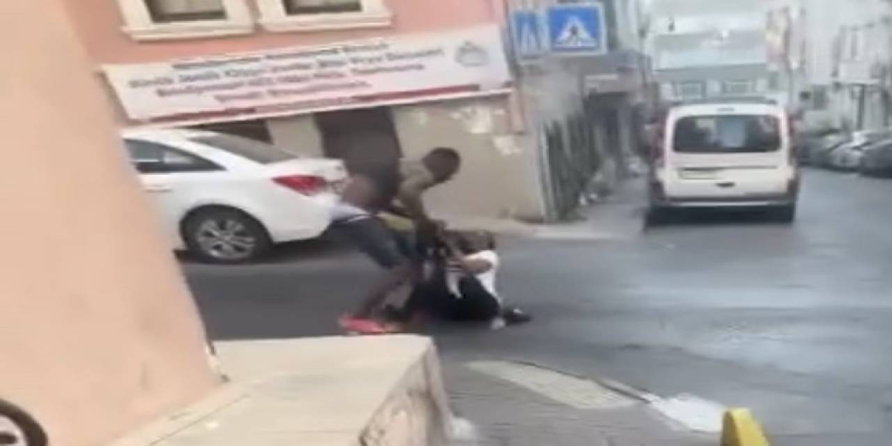 Fatih’te Yabancı Uyrukluların Kavga Anları Kamerada