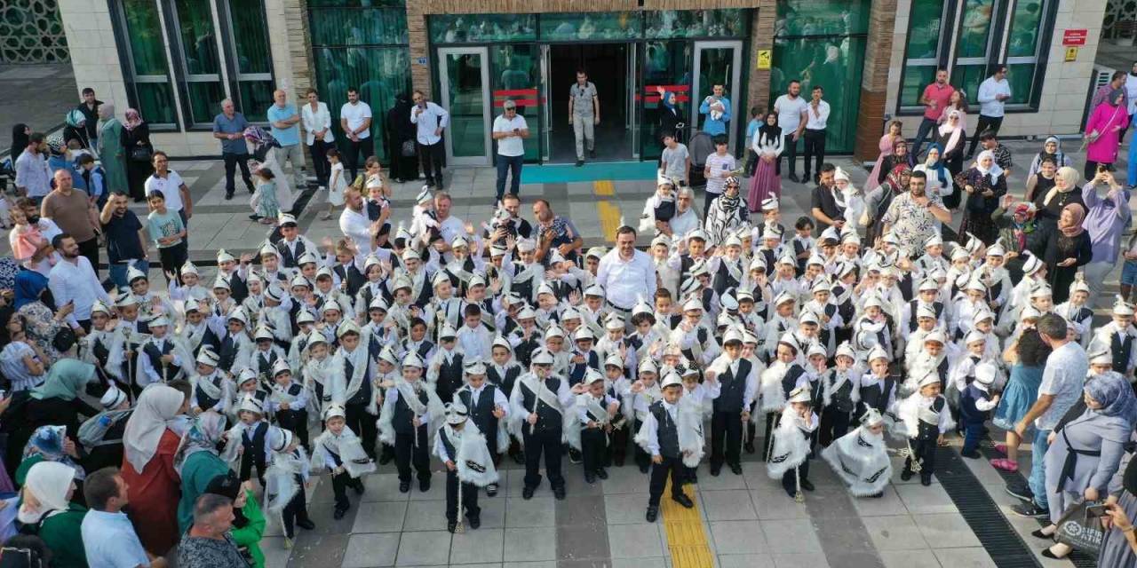 Başiskele’de Renkli Sünnet Şöleni