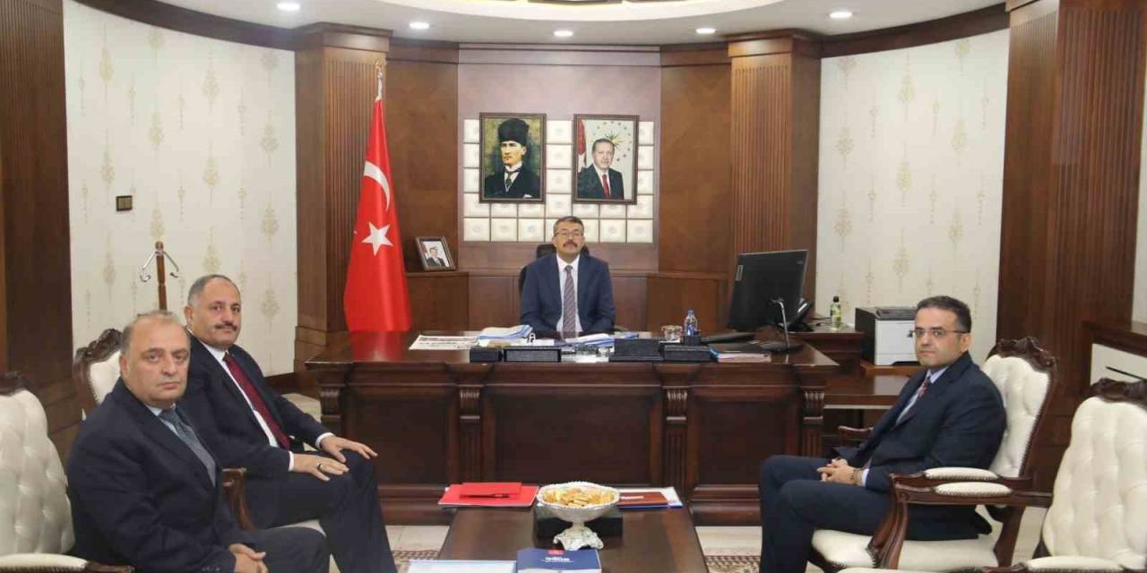 Vali Çelik: "İşsizlik Sorununu Çözmeye Çalışacağız"