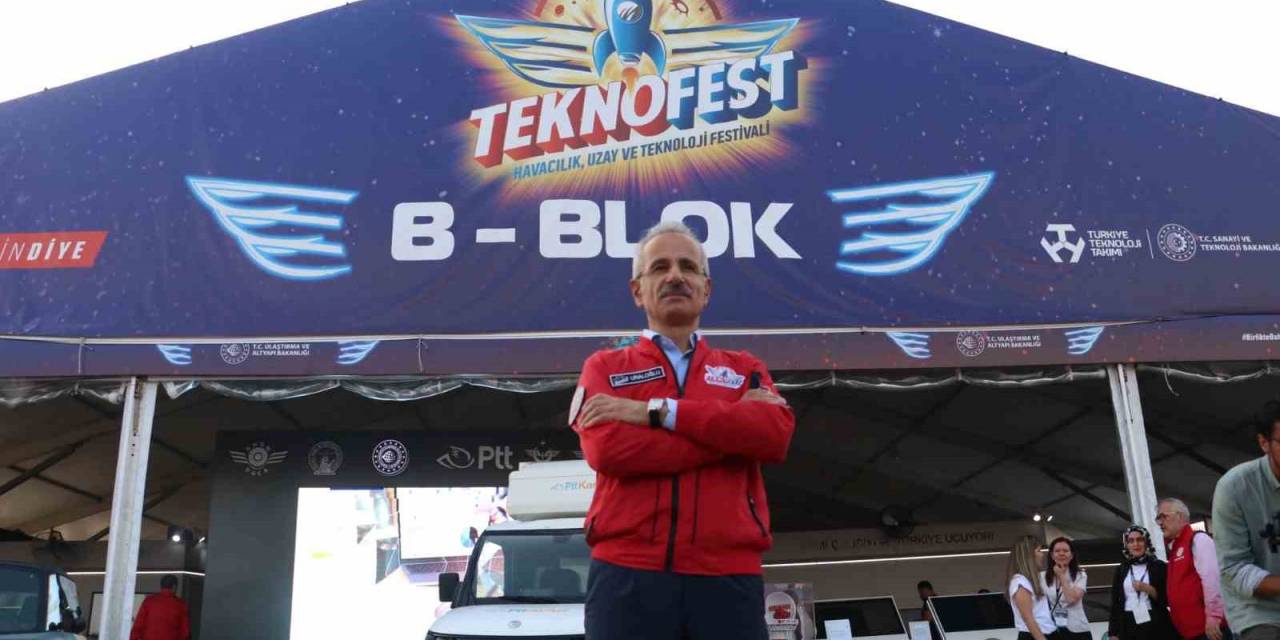 Ulaştırma Ve Altyapı Bakanı Uraloğlu Teknofest’te