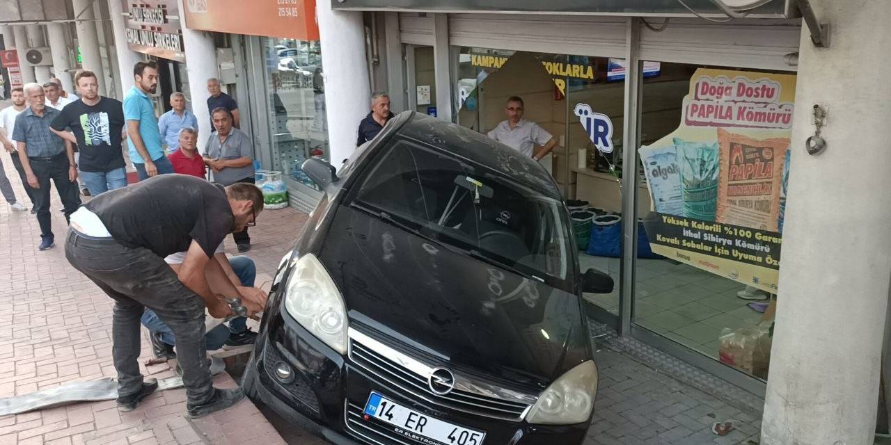 El Frenini Çekmeyi Unuttuğu Araç Ortalığı Birbirine Kattı