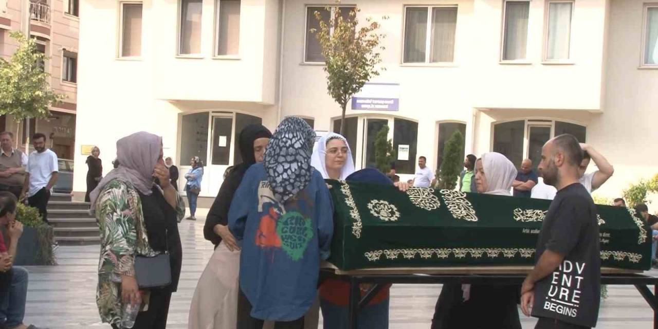 Kocaeli’deki Kazada Hayatını Kaybeden Tır Sürücüsü Toprağa Verildi