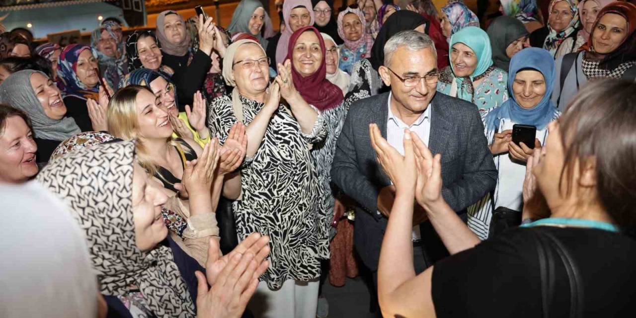 Bursa’ya Giden Kadınlar, Şehre Dönüşte Belediye Başkanı Alim Işık Tarafından Karşıladı