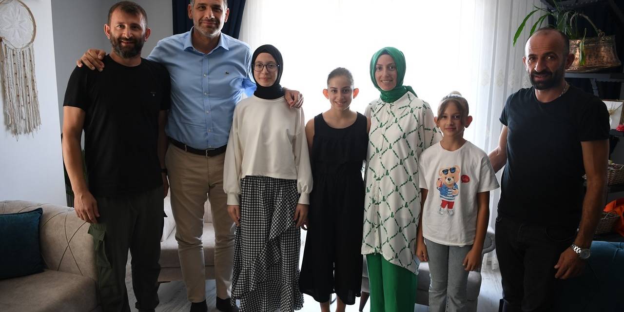 Başkan Kocaman: "Ecrin Kızımız Lgs Türkiye Birincisi Olarak Bizlere Gurur Yaşattı"