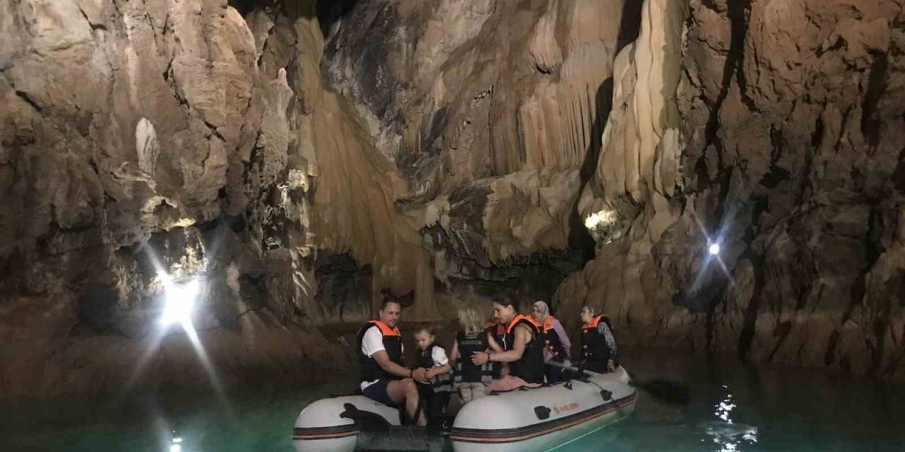 Altınbeşik Mağarası Son Yılların En Yüksek Rekorunu Yakaladı