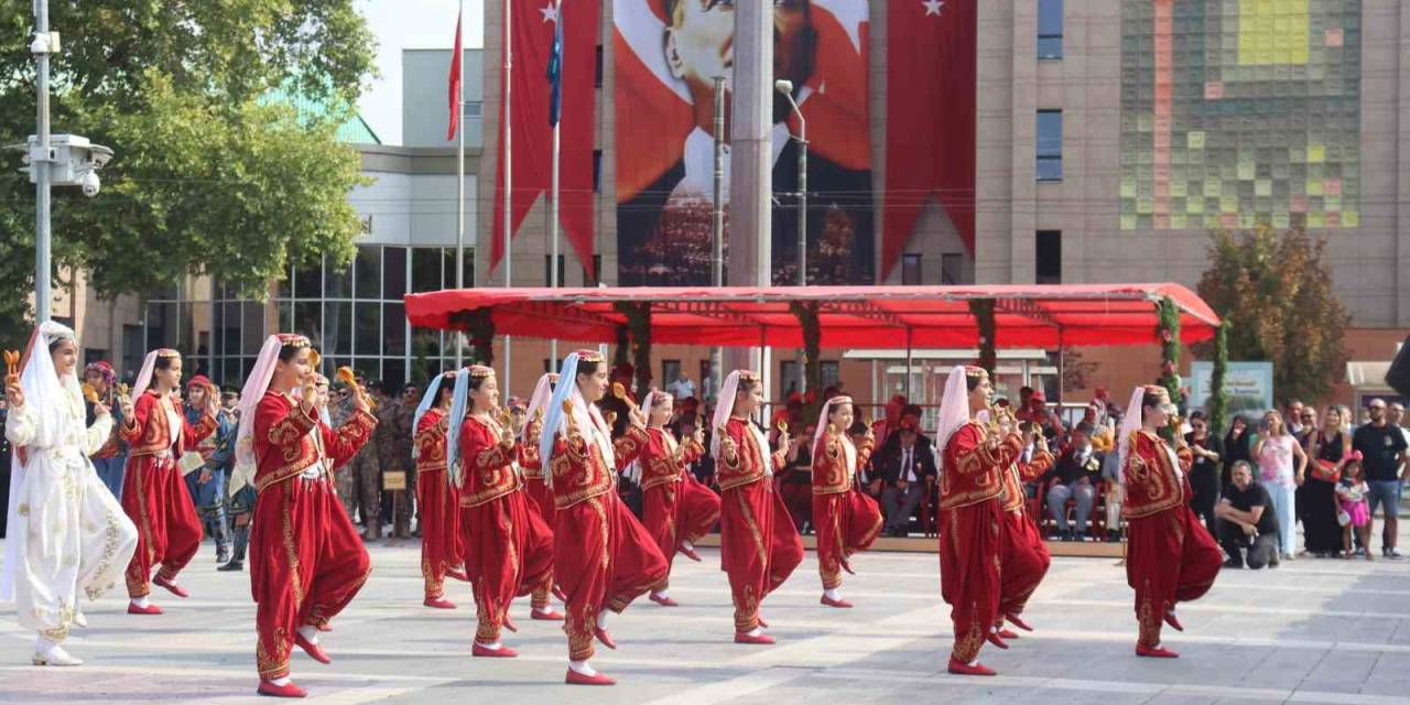 Eskişehir’in 101’inci Kurtuluş Yılı Törenle Kutlandı