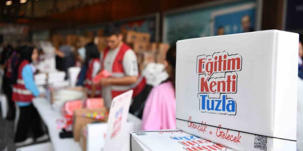 Tuzla Belediyesi’nden 50 Bin Öğrenciye Kırtasiye Desteği